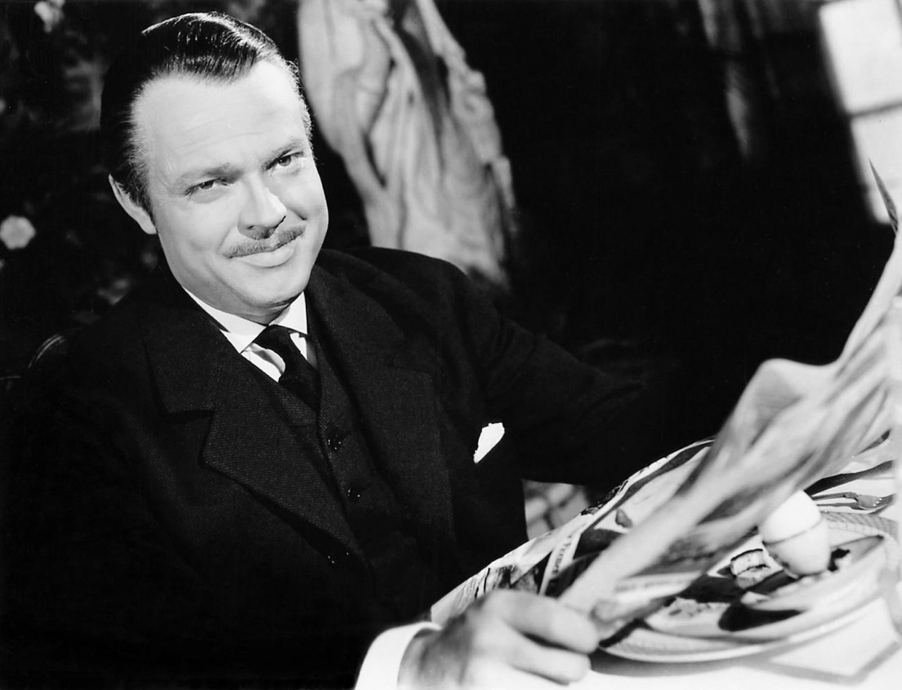 Pred 41 leti je umrl Orson Welles, človek, ki je spremenil filmsko zgodovino Pred 41 leti je umrl Orson Welles, človek, ki je spremenil filmsko zgodovino